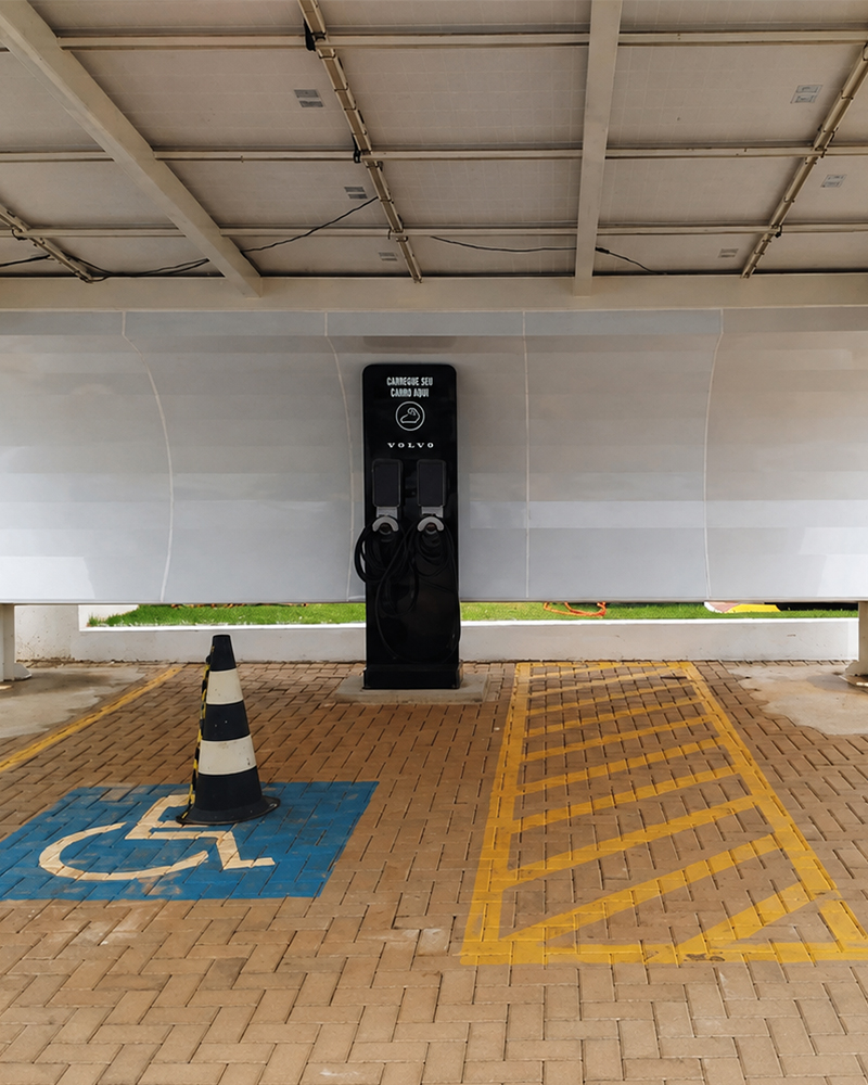 Fabricação e montagem de coberturas metálicas